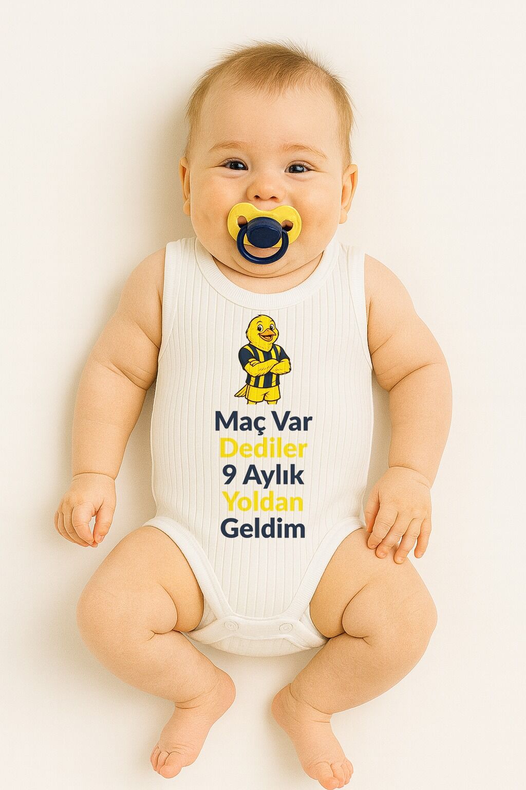 Maç Var Dediler 9 Aylık Yoldan Geldim Yazılı Kanarya Baskılı Bebek Zıbın Body Çıtçıtlı %100 Pamuklu 36 AY