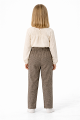 Kız Çocuk Ekru Bluzlu Pantolon Takım – Kare Desenli Şık Kombin 4-5 Yaş