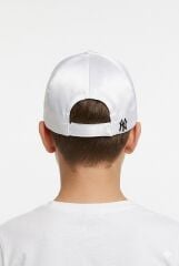 Erkek Çocuk Şapkası NY Sembollü Cırt Cırtlı Erkek Çocuk Şapka Beyaz