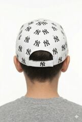 Erkek Çocuk Desenli Klasik Yazlık Şapka NY Desenli Erkek Çocuk Şapka Beyaz