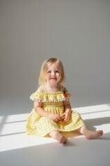 Kız Çocuk Kiraz Detaylı Yazlık Elbise – Askılı Pötikare Desen | 2-5 Yaş Renk Seçenekli SARI 2 Yaş