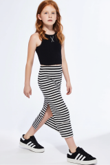 Kız Çocuk Çizgili Yırtmaçlı Etek ve Siyah Crop Top Takım – Yazlık, Şık, Rahat Günlük Kombin 12-13 Yaş