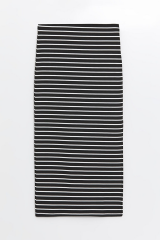Kız Çocuk Çizgili Yırtmaçlı Etek ve Siyah Crop Top Takım – Yazlık, Şık, Rahat Günlük Kombin 12-13 Yaş