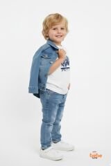 Erkek Çocuk Kot Ceketli Takım, Beyaz Baskılı Tişört ve Kot Pantolon 3’lü Kombin Mavi