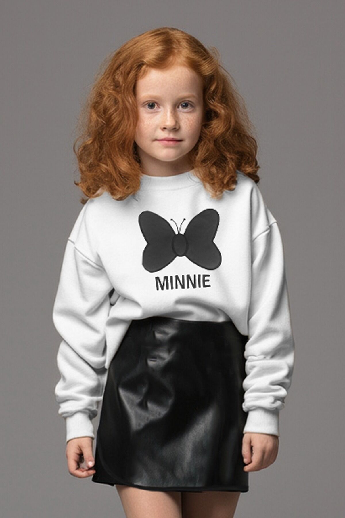 Kız Çocuk 2'Li Takım Deri Şort Etek ve Minnie Temalı Pamuklu Beyaz Sweatshirt Şık Deri Şortlu Kombin 3-4 Yaş